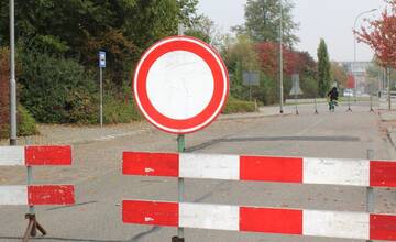 Polícia upozorňuje na neprejazdnú cestu v Trenčianskom kraji