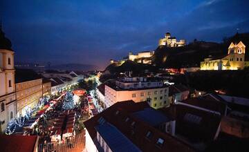 PROGRAM: Čaro Vianoc pod hradom. Vianočné trhy v Trenčíne oživí skupina Fragile aj Katka Knechtová
