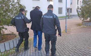 Priateľke sa mal vyhrážať, že ju posadí na vozík. Zoči-voči polícii už taký hrdina nebol