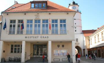 Trenčín zvýši okrem dani z nehnuteľností aj iné poplatky. Dôvodom sú vyššie výdavky