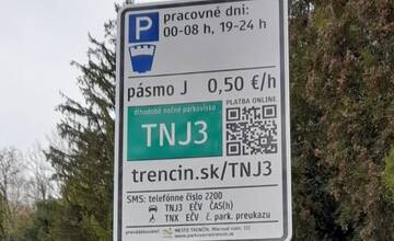 Trenčania, postrehli ste zmenu v parkovacej politike? V tejto časti je v noci spoplatnené parkovanie