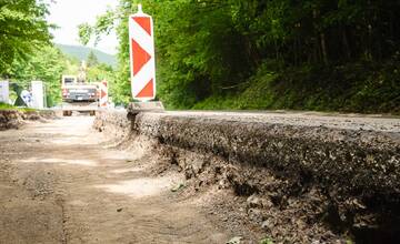 FOTO: Trenčianska župa v minulom roku na opravu ciest zainvestovala vyše 57 miliónov eur