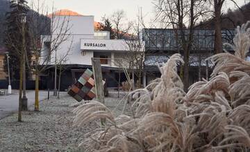 FOTO: Mrazivá zima v kúpeľoch na Považí očami fotografa. Viete o tajomstvách, ktoré mesto ukrýva?