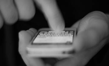 Nenechajte sa nachytať: Polícia upozornila na podvodné SMS správy, ktoré apelujú na zaplatenie cla