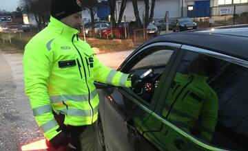 Policajti odhalili na cestách v Trenčianskom kraji ďalších opitých vodičov