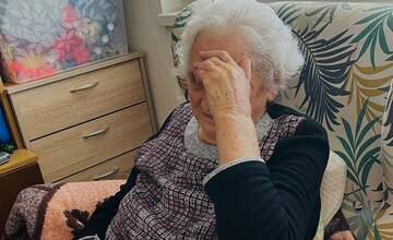 Podvodníci to opäť skúšajú. S otrepanou historkou chceli vylákať od seniorky tisíce eur