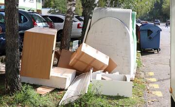 Jarné upratovanie v Dubnici nad Váhom. V marci začína zber objemného odpadu