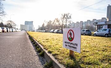 FOTO: Sem nevstupujte! Upozorňuje obyvateľov aj návštevníkov Nové Mesto nad Váhom