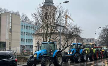 FOTO: Farmári obsadili Trenčín. Takto to tam vyzeralo