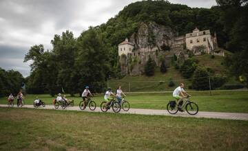 FOTO: Župa predstavila nový projekt. Bicyklom sa budete môcť dostať z Trenčianskeho hradu na hrad Brumov