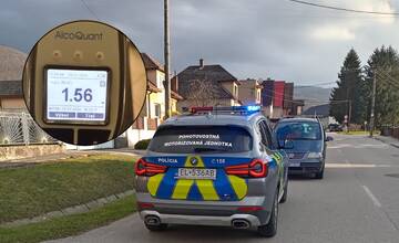 Jedno auto, dvaja vodiči pod parou v ňom. Ako je to možné?