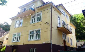 Bývalý domov dôchodcov ponúka teraz kúpeľné mesto na predaj. Záujemca o budovu bude musieť siahnuť hlboko do vrecka 