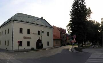 Po Bojniciach sa pohybuje podozrivé auto: Láka starších ľudí s cieľom okradnúť ich