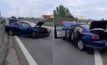 Nehoda na D1 pri obci Beluša: Vodič narazil do zvodidiel, z auta mu vytrhlo motor
