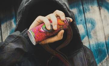 V Trenčíne hľadajú sprejerov. Môžu si zobrať do parády podchod