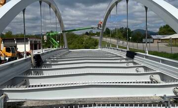 FOTO: Veľký deň pre Ilavu. V meste majú od dnes svoje „malé Apollo“