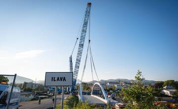 VIDEO: Finále výstavby ilavského mosta. Po „malom Apolle“ by sa Ilavčania mali prejsť už v auguste