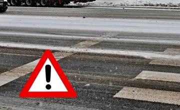 Aj dnes potrápi obyvateľov Trenčianskeho kraja poľadovica. Pre ktoré okresy platí výstraha?