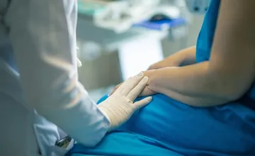 Ktorého gastroenterológa odporúčajú Trenčania? Obyvatelia poradili možnosti v okolí mesta aj platby za vyšetrenie