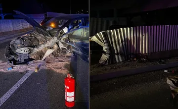 Auto vpálilo do zvodidiel v Starej Turej a ostalo zdemolované. Vodiča museli ošetriť privolaní záchranári (FOTO)
