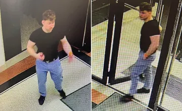 FOTO: Polícia hľadá mladého muža, ktorého zachytili kamery na budove kultúrno-kreatívneho centra Hviezda v Trenčíne