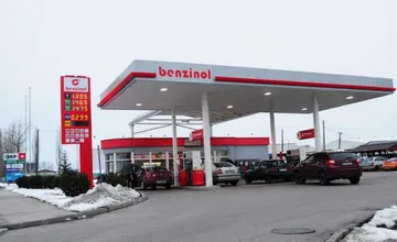 Čerpacie stanice predané, mzdy pre zamestnancov nikde. Benzinol dlhuje stovky tisíc, konateľ mlčí
