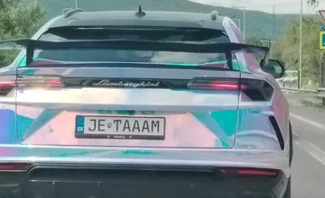 FOTO: V Novom Meste nad Váhom upútalo pozornosť auto, ktoré patrí známemu mužovi, jedni ho obdivujú, iní kritizujú