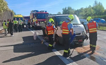 Na D1 pri Ilave sa stala nehoda, v opačnom smere sa opravuje vozovka, vodiči musia rátať so zdržaniami a obmedzením 