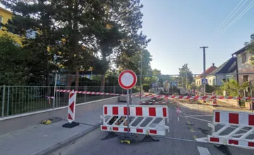 Deti si vypýtali bezpečnejší priechod, na Bezručovej ulici v Trenčíne vzniká nová investícia mesta