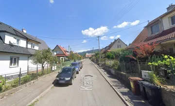 Handlová postupne mení dopravu, pribudli jednosmerky a nové značenie pre bezpečnejšie cesty, miestni nie sú nadšení