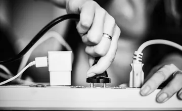 Trenčania, 1. septembra počítajte s odstávkou elektriny. Ktorých domácností sa týka?