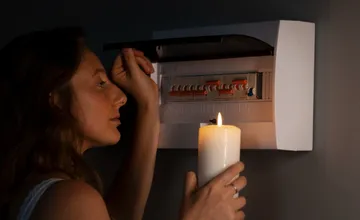 Trenčania, čakajú vás odstávky elektriny v meste, kde a ktorých domácností sa výpadok bude týkať?