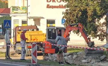 Mesto Myjava žiada obyvateľov o rešpektovanie dopravného obmedzenia, chodci aj autá tu vstupujú na rozostavané plochy