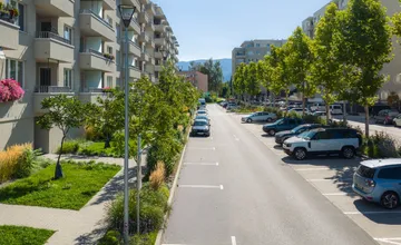 Parkovacie miesta v číslach: Áut pribúda, investičný potenciál rastie