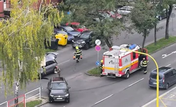 Vodiči pozor, stala sa dopravná nehoda v Prievidzi, blokované sú ulice Zapotôčky a Ľ. Ondrejova