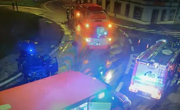 Vodiči, pozor na Palackého v Trenčíne sa stala dopravná nehoda, ktorá je aktuálne už prejazdná 