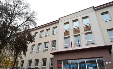 FOTO: Obchodná akadémia v Prievidzi prejde modernizáciou za milióny eur, otvorí aj nový bilingválny odbor v angličtine