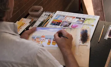 Kvalitné kreatívne potreby sú v Trenčíne čoraz ťažšie dostupné, tvorcovia si musia poradiť s obmedzeným výberom