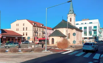 FOTO: Trenčanov rozdelil polyfunkčný objekt pri Kaplnke sv. Anny, je to päsť na oko alebo krok vpred? 