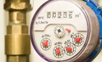 Obyvatelia časti Púchova, zvýšte pozornosť, vodárne evidujú zvýšené prietoky vody, urýchlene skontrolujte svoje šachty