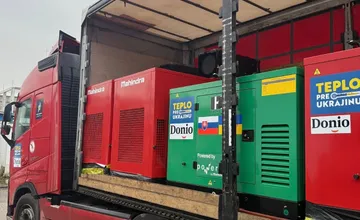 FOTO: Z Trenčína odoslali zásielku generátorov pre Ukrajinu, majú zachrániť tamojšie nemocnice, školy aj domácnosti