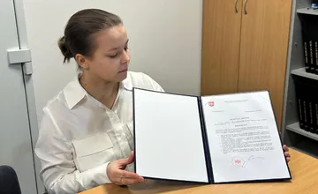 FOTO: Študentka Miška, ktorú postrelil inštruktor, bude stálou členkou polície v Považskej Bystrici, čo na to hovorí?