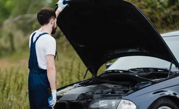 Dvaja mladí muži nezištne pomohli Márii, keď ju v Trenčíne zradilo auto, ich čin si vyslúžil množstvo pochvál