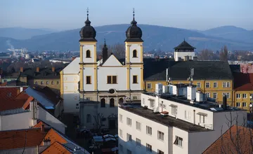 FOTO: Trenčianske kostoly počas víkendu rozžiari svetelné umenie, na návštevníkov čaká jedinečná šou