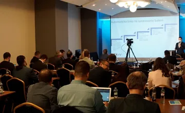 FOTO: Zamestnanci ZTS v Dubnici sa obrátili na súd, firma im napriek miliónovej dotácii od štátu už rok nevypláca mzdy 