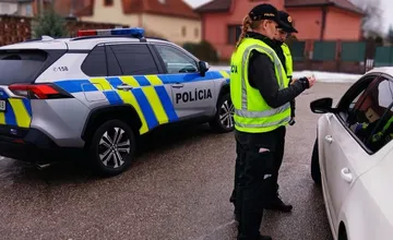 FOTO: Policajti v okrese Považská Bystrica mali plné ruky práce, odhalili viacerých vodičov pod vplyvom alkoholu a drog