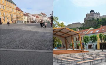 FOTO: Pódium na Mierovom námestí v Trenčíne opäť rozdelilo obyvateľov, niektorí by chceli námestie natrvalo bez neho