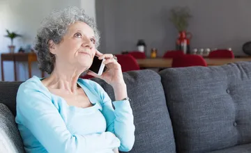 Policajti z Trenčína varujú pred nebezpečnými telefonátmi, podvodníci sa tvária, že volajú z banky a chcú vaše údaje