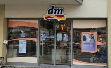 Obyvatelia Nového Mesta smútia za obľúbenou drogériou na Námestí Slobody, chodili tam radi, a nielen pre milý personál