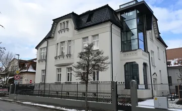 FOTO: Chátrajúci internát v Trenčíne sa zmenil na moderné centrum pomoci, bude slúžiť ľuďom so zdravotným znevýhodnením